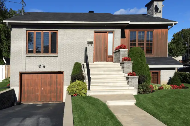 Façade de maison avant transformation IA