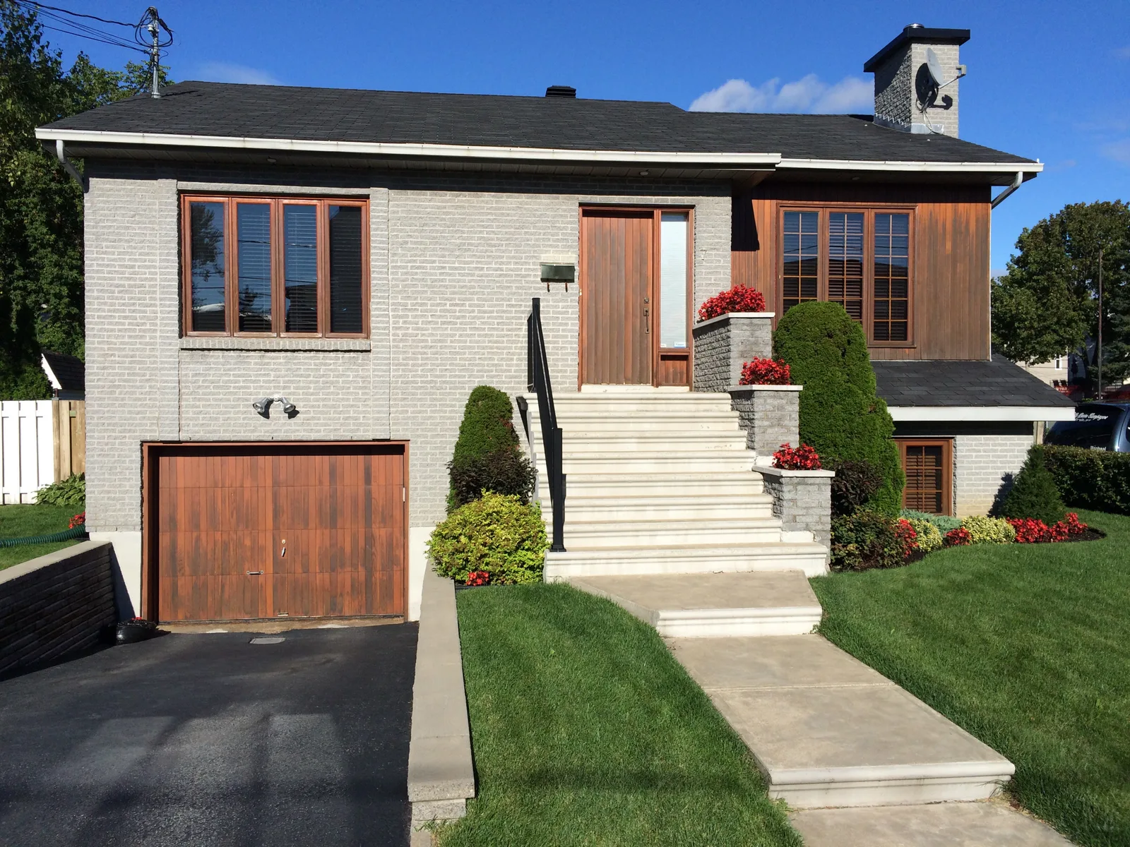 Web App facade result with AI assistance